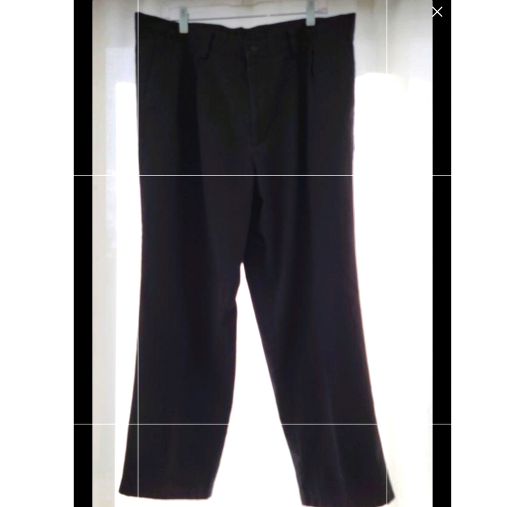 Black men's size L29 W38 C38 Dockers